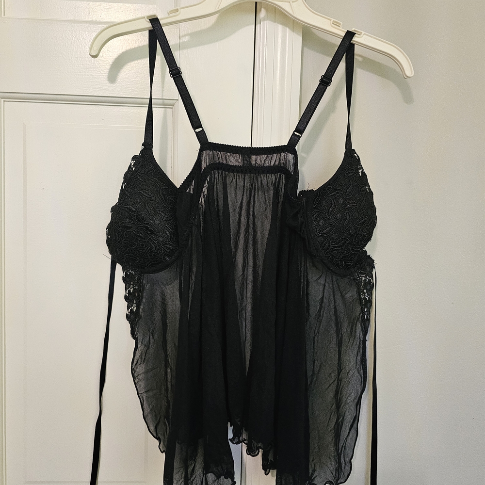 Chic Black Lace Chemise - Picture 6 of 6